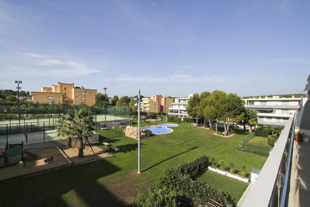 דירות סאלו J Tramuntana Planet Costa Dorada חדר תמונה