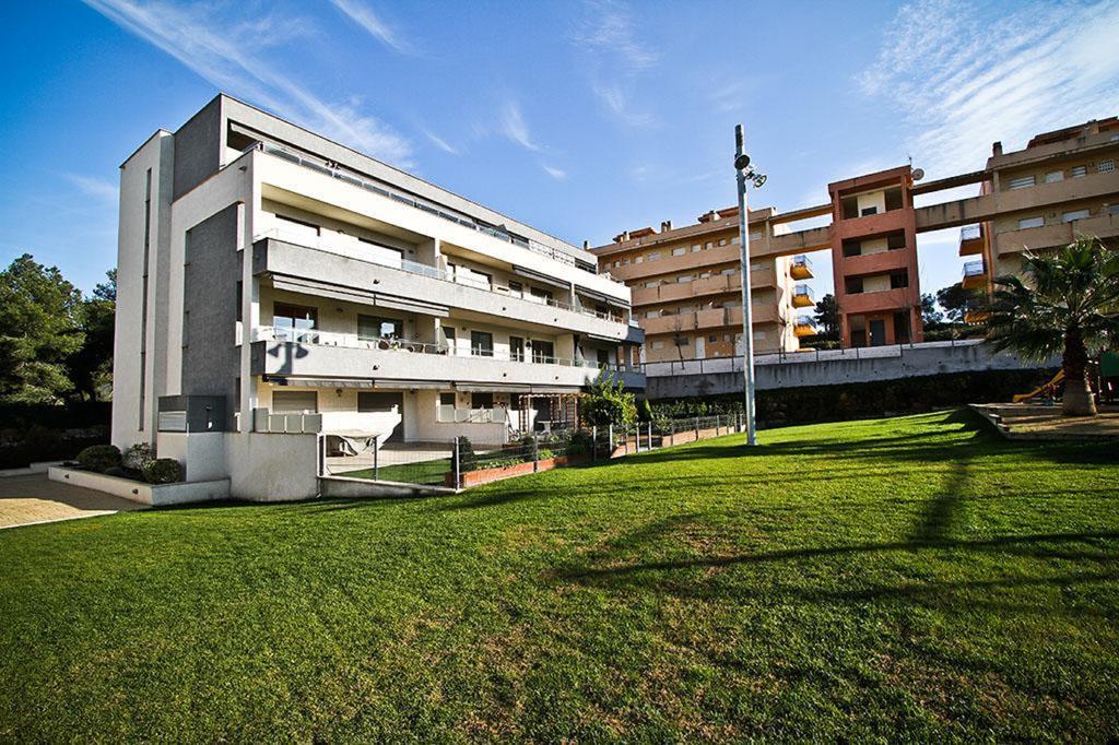 דירות סאלו J Tramuntana Planet Costa Dorada מראה חיצוני תמונה